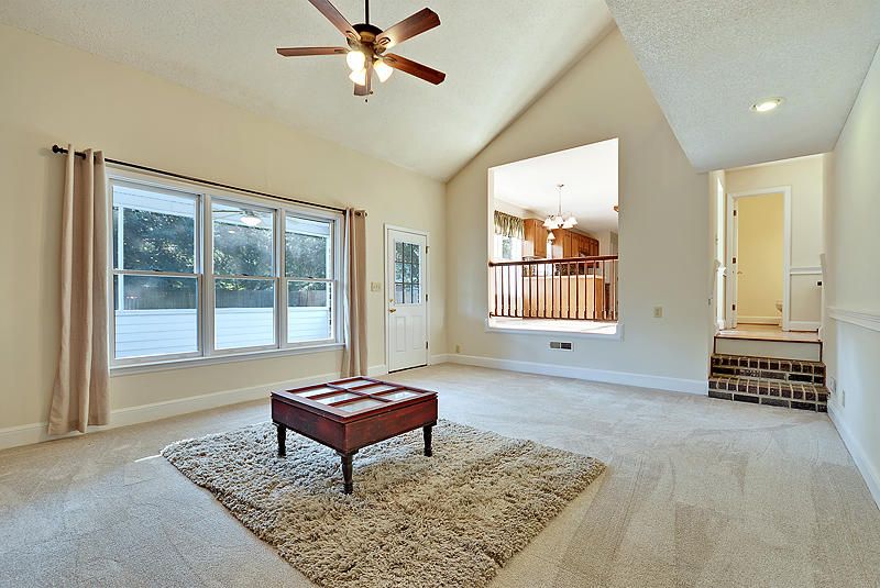 1300 Sterling Oaks Dr, Moncks Corner, SC 29461