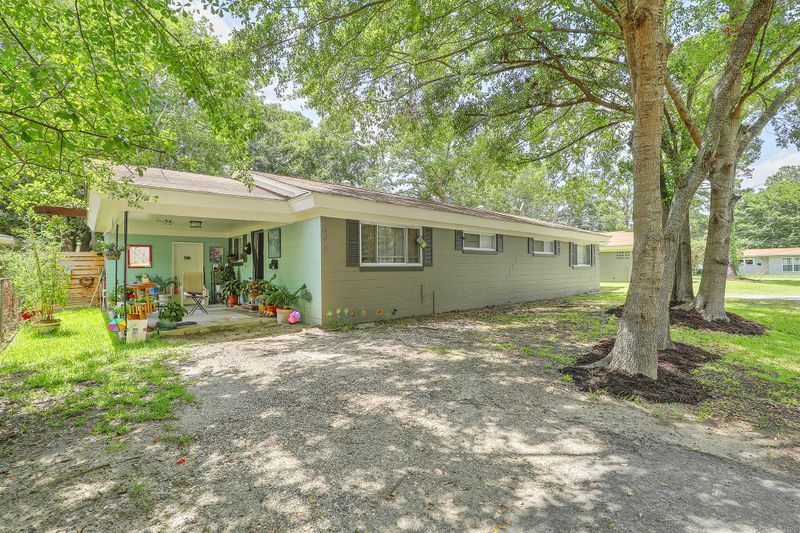 1525 Evergreen St, Charleston, SC 29407