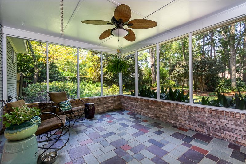 817 Essex Dr, Summerville, SC 29485