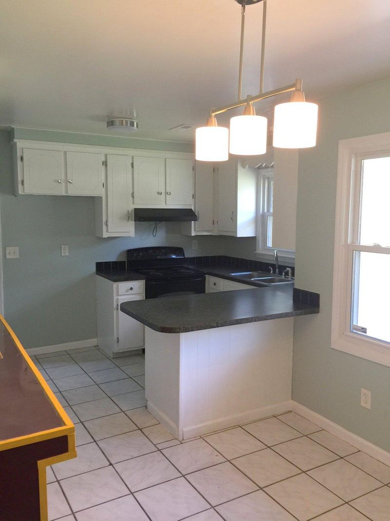 305 Logan Dr, Summerville, SC 29483