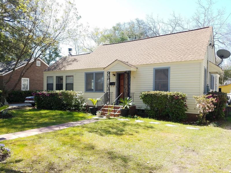 4 Penn Dr, Charleston, SC 29407