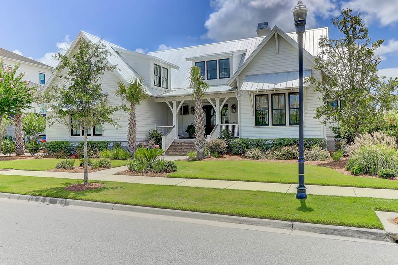 341 Lesesne St, Daniel Island, SC 29492