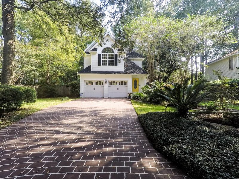 4 Latham Cir, Charleston, SC 29407