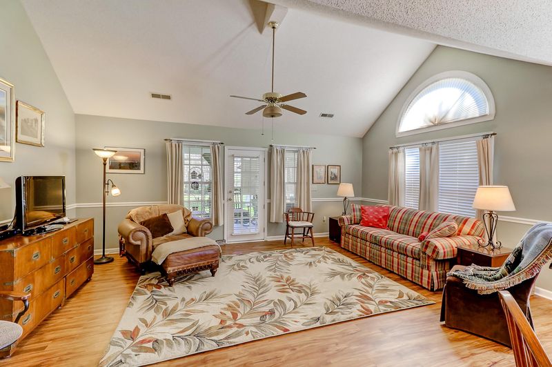 9088 Delancey Cir, North Charleston, SC 29406