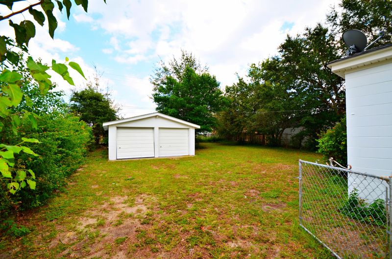 3852 Chestnut St, North Charleston, SC 29405