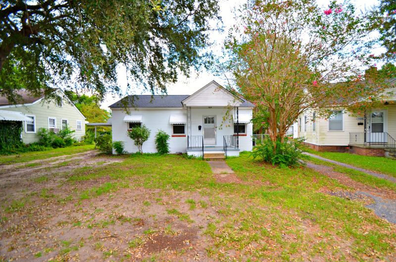 3852 Chestnut St, North Charleston, SC 29405