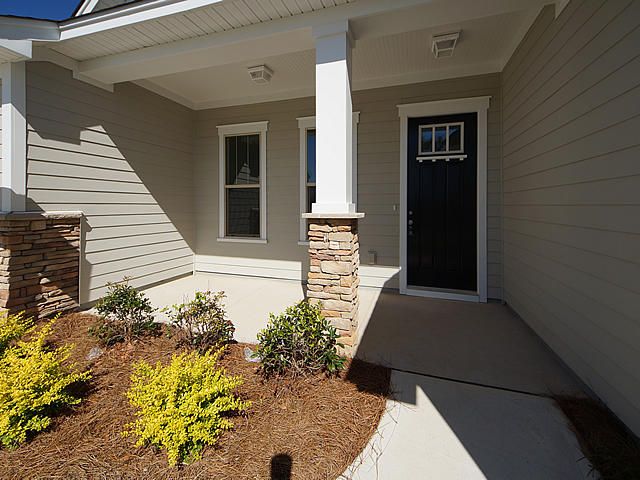 402 Ambergate Ln, Moncks Corner, SC 29461