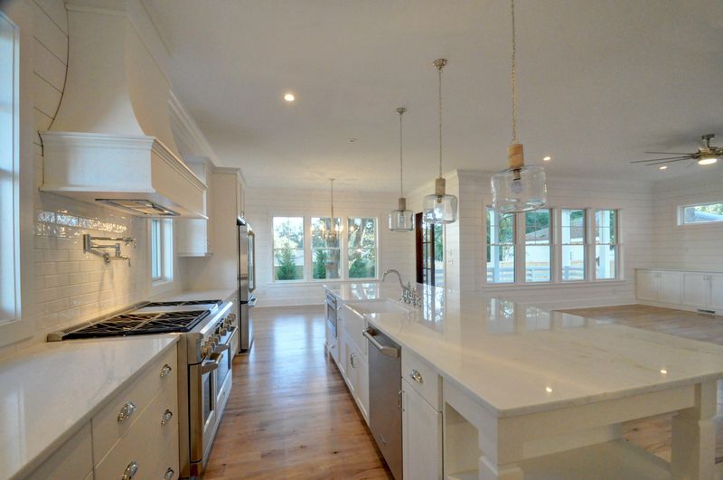 706 Simmons St, Mount Pleasant, SC 29464