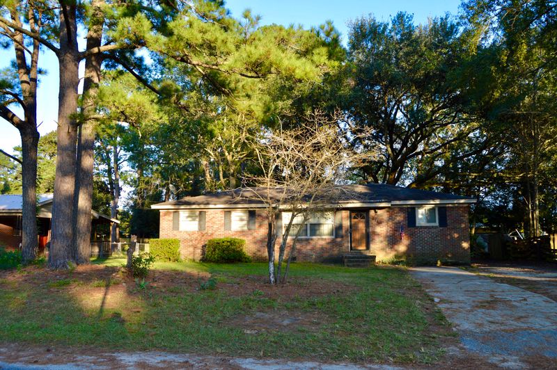 111 Owens Cir, Summerville, SC 29483