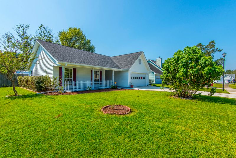 104 Hopper Dr, Summerville, SC 29483