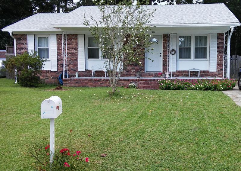 108 E Walnut Cir, Summerville, SC 29485