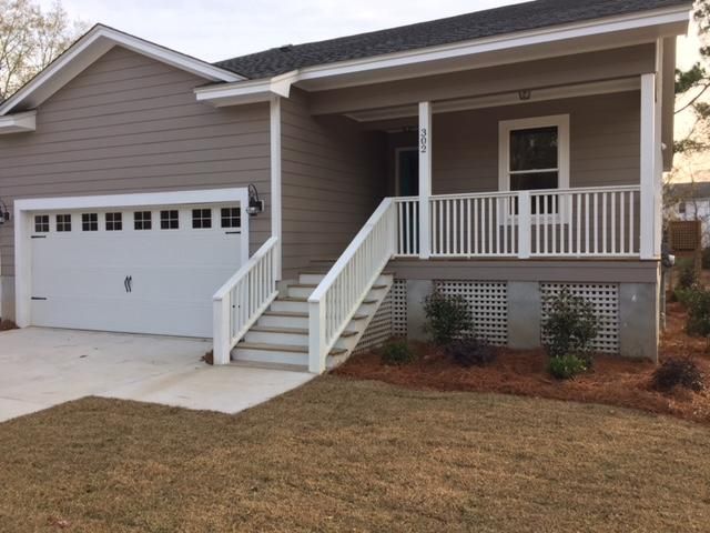 302 Woodlake Dr, Summerville, SC 29485