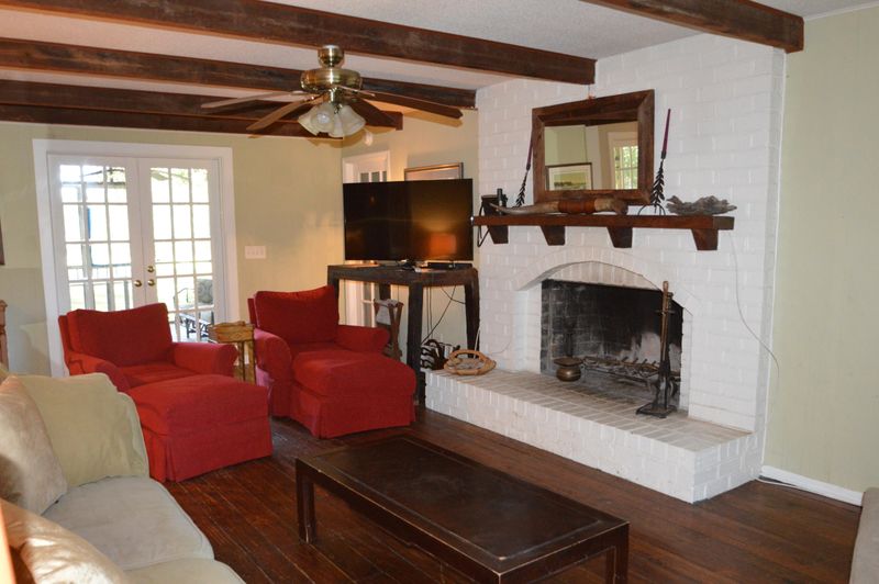 2059 Bentz Rd, Wadmalaw Island, SC 29487