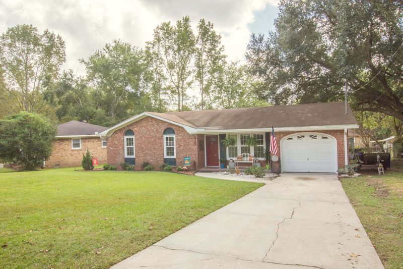206 Birch Ln, Summerville, SC 29485