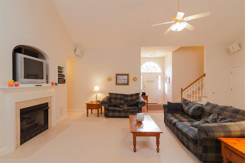 242 Trestlewood Dr, Summerville, SC 29486