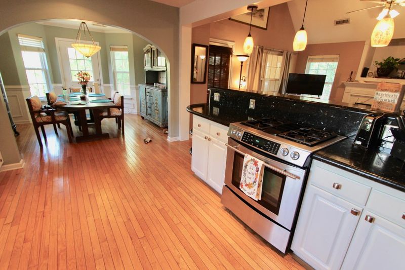 1702 Lotus Ln, Charleston, SC 29412