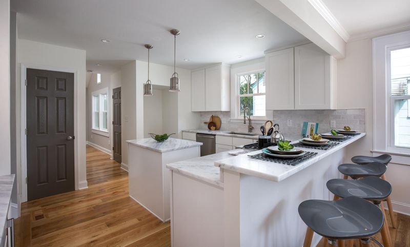 2304 Sunnyside Ave, Charleston, SC 29403