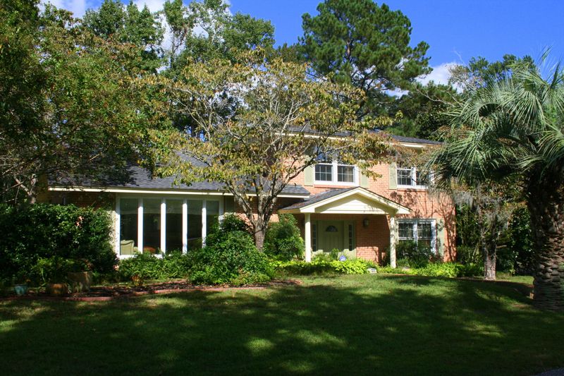 1013 Wheeler Dr, Hanahan, SC 29410