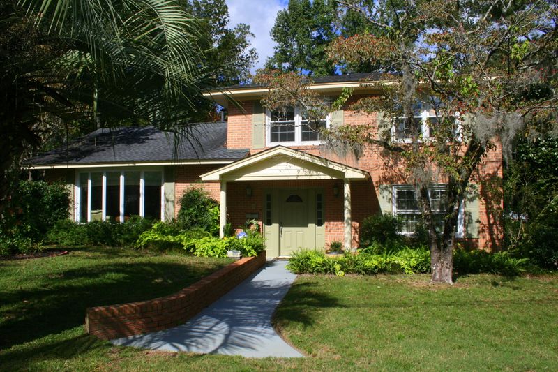 1013 Wheeler Dr, Hanahan, SC 29410
