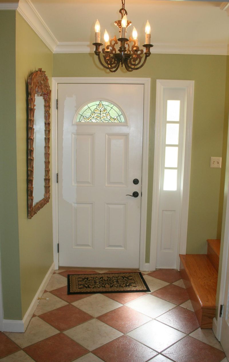 1013 Wheeler Dr, Hanahan, SC 29410