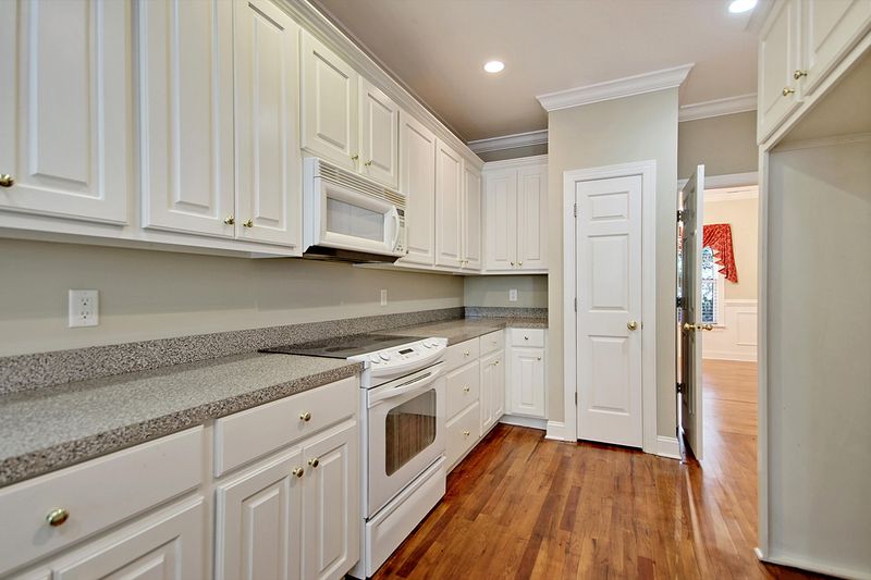 100 Horncastle Pl, Goose Creek, SC 29445
