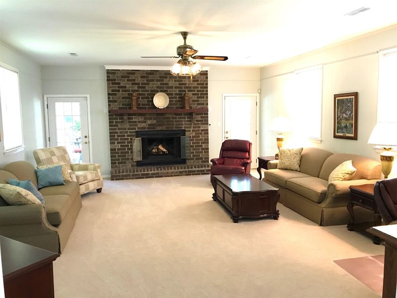 682 Harbor View Rd, Charleston, SC 29412