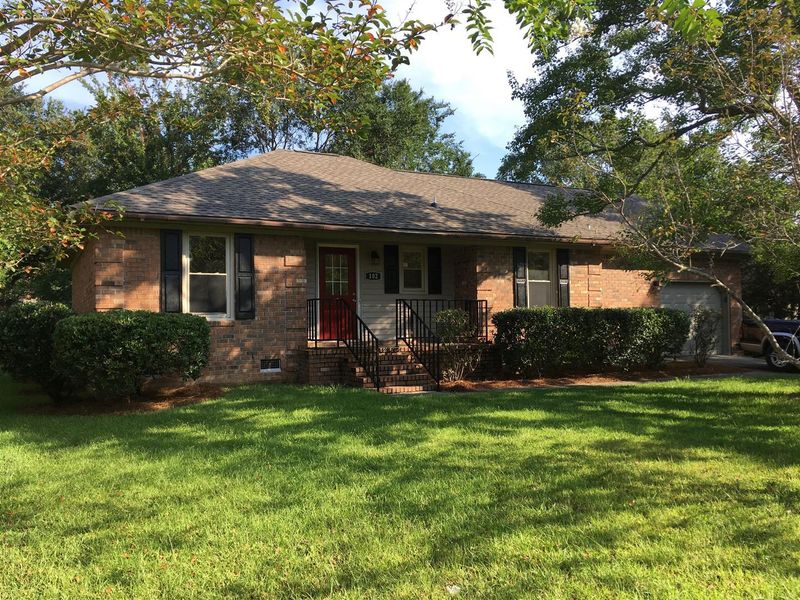 102 Brevard Ct, Summerville, SC 29483