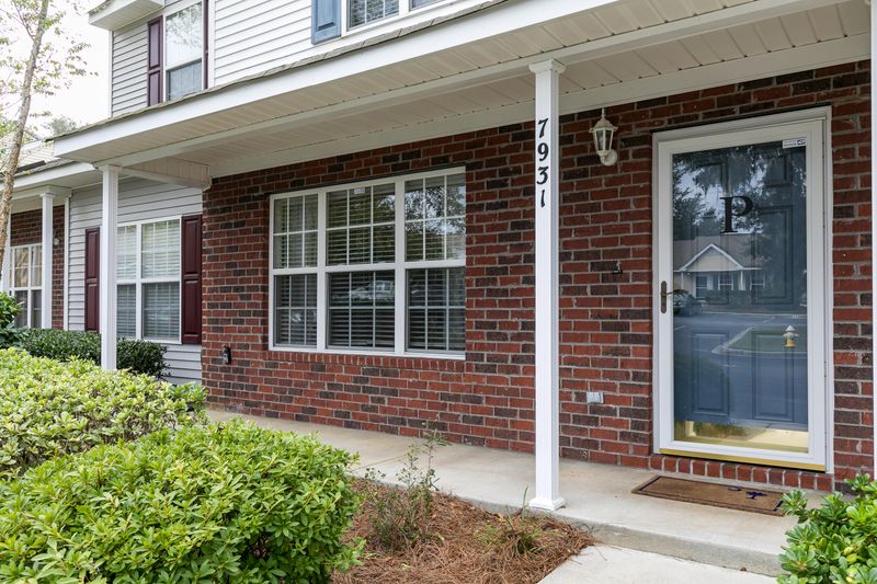 7931 Shadow Oak Dr, North Charleston, SC 29406