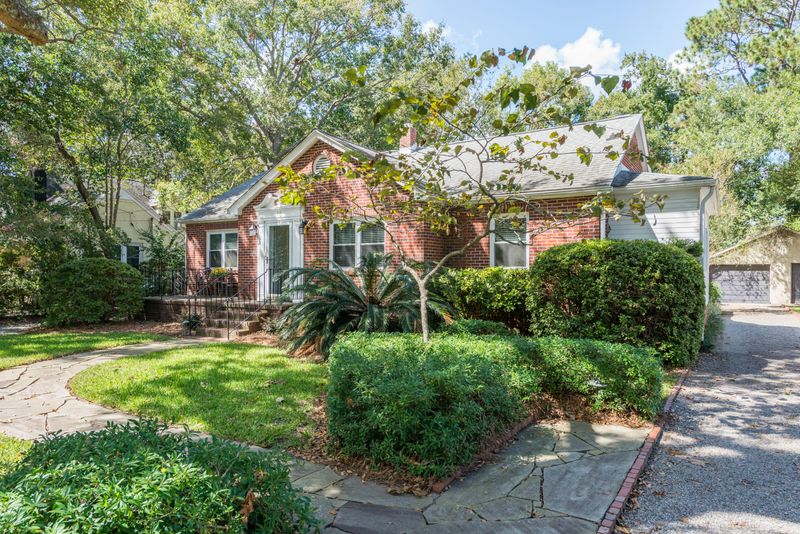 10 Oakdale Pl, Charleston, SC 29407