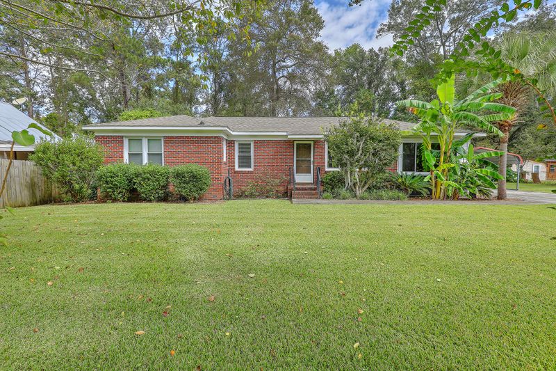 1935 Gasque St, Johns Island, SC 29455