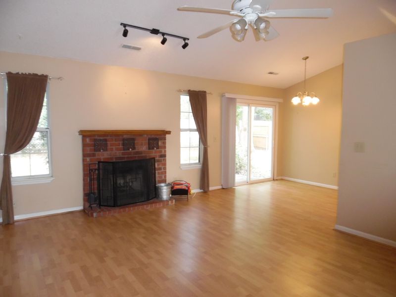 2422 Double Oak Dr, Charleston, SC 29414