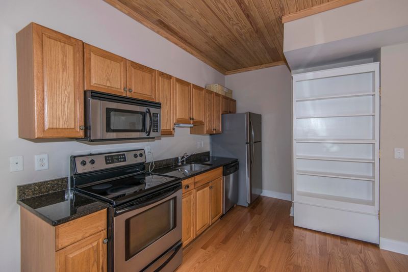 348 King St #K, Charleston, SC 29401