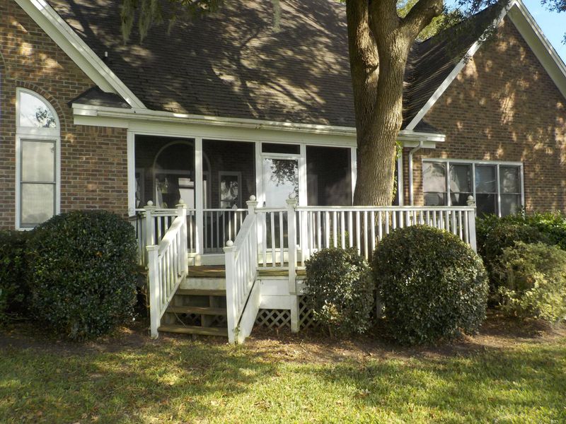 1252 Waterfront Dr, Mount Pleasant, SC 29464