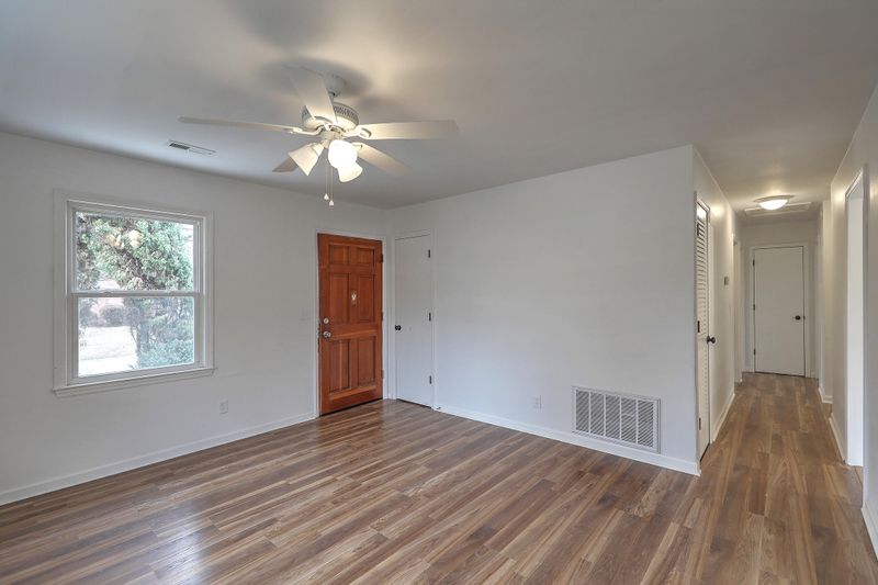 4 Middlesex Ave, Goose Creek, SC 29445