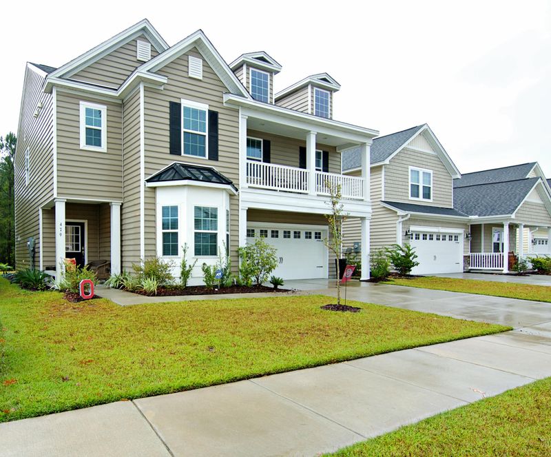 479 Whispering Breeze Ln, Summerville, SC 29486