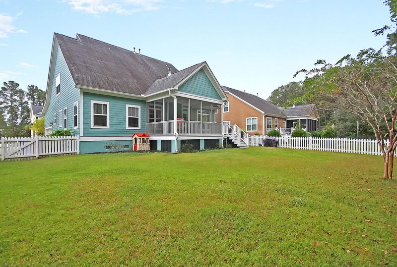 2610 River Bluff Ln, Mount Pleasant, SC 29466