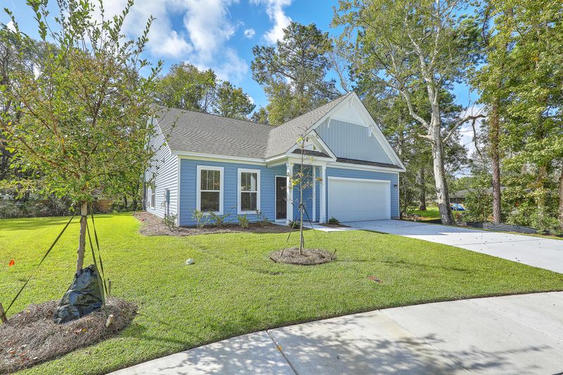 1563 Thoroughbred Blvd, Johns Island, SC 29455