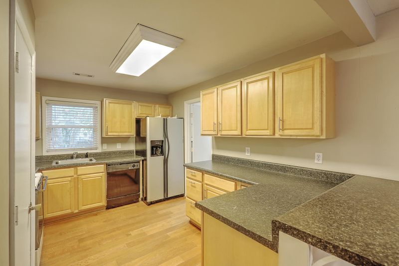1377 Secessionville Rd, Charleston, SC 29412