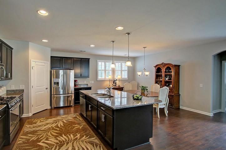 543 Man O'war Ln, Moncks Corner, SC 29461
