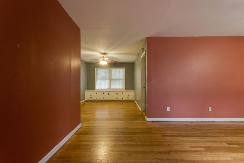 1562 Dunnes Ln, Charleston, SC 29407
