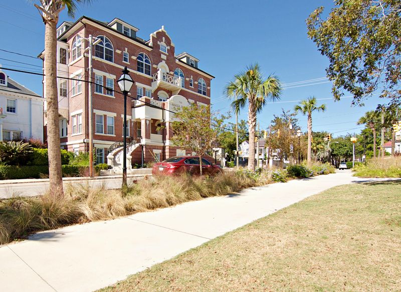 55 Ashley Ave #15, Charleston, SC 29401