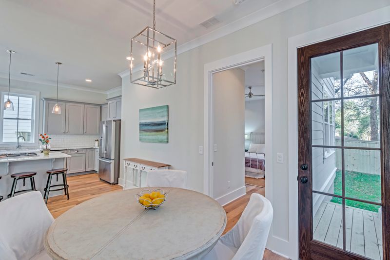 80 Vincent Dr, Mount Pleasant, SC 29464
