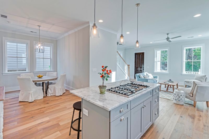 80 Vincent Dr, Mount Pleasant, SC 29464
