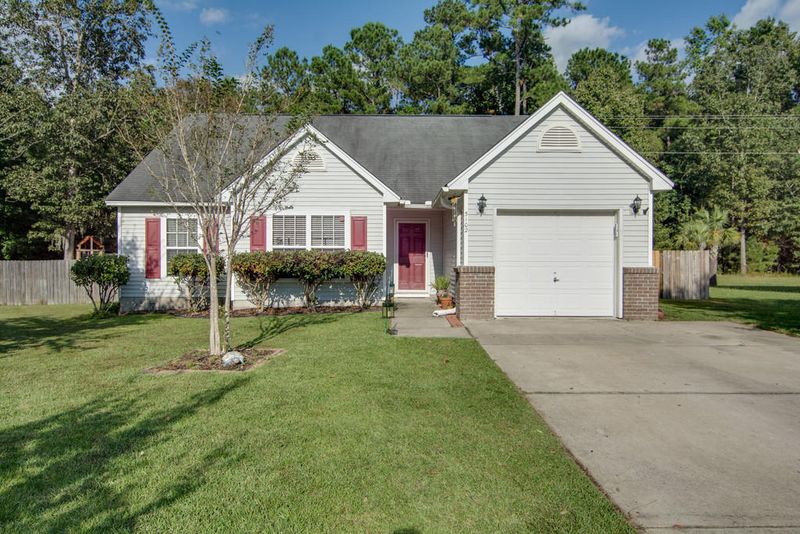 5102 Thornton Dr, Summerville, SC 29485