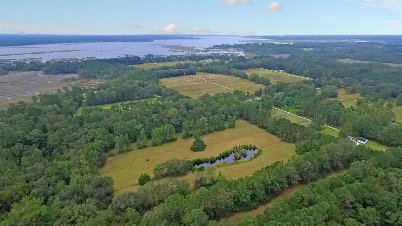 5668 Church Flats Rd, Meggett, SC 29449