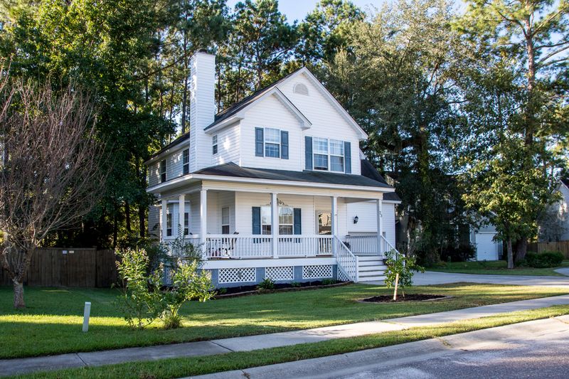23 Commissioners Ct, Hanahan, SC 29410
