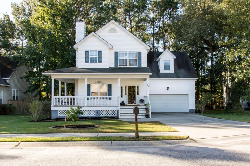 23 Commissioners Ct, Hanahan, SC 29410