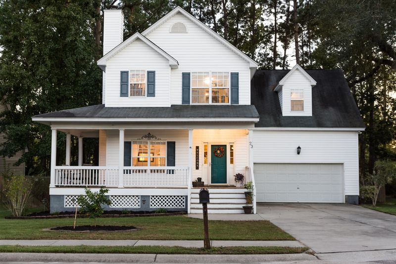 23 Commissioners Ct, Hanahan, SC 29410