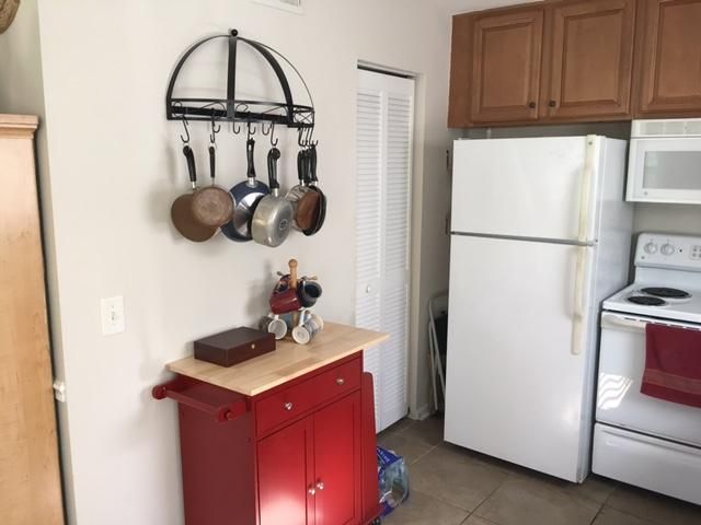 415 Parkdale Dr #14-F, Charleston, SC 29414
