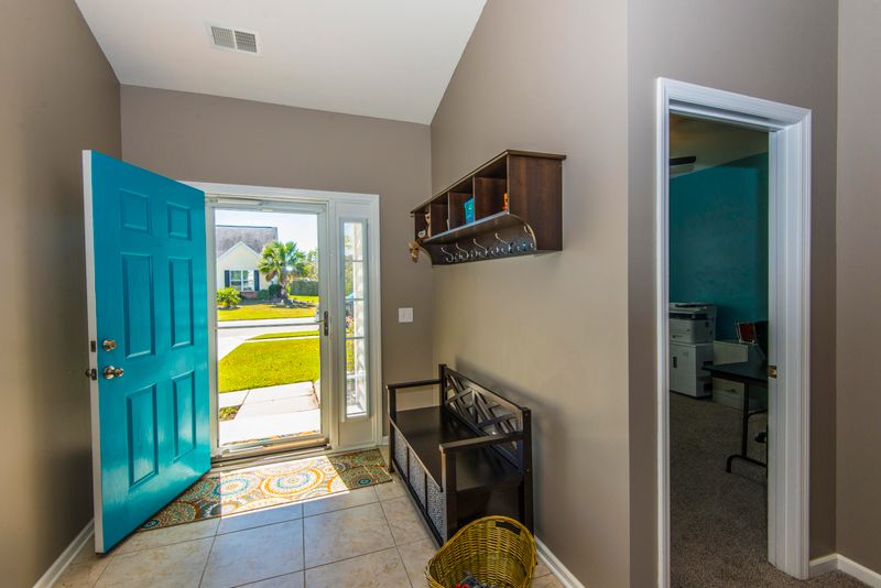 3043 Gulfstream Ln, Ridgeville, SC 29472